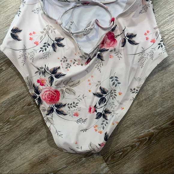 CUPSHE Tie Back High Waisted Shallow Waters Floral Print One-Piece Swimsuit - Picture 12 of 12